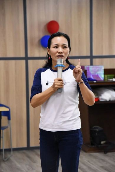 Ms. Qin, General of manager(001)