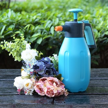 Mano sodo drėkinimas: diena su mano patikima laistytuvu